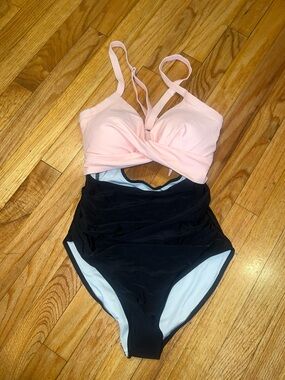 Women’s Two-Tone One-Piece Swimsuit in Light Pink and Black